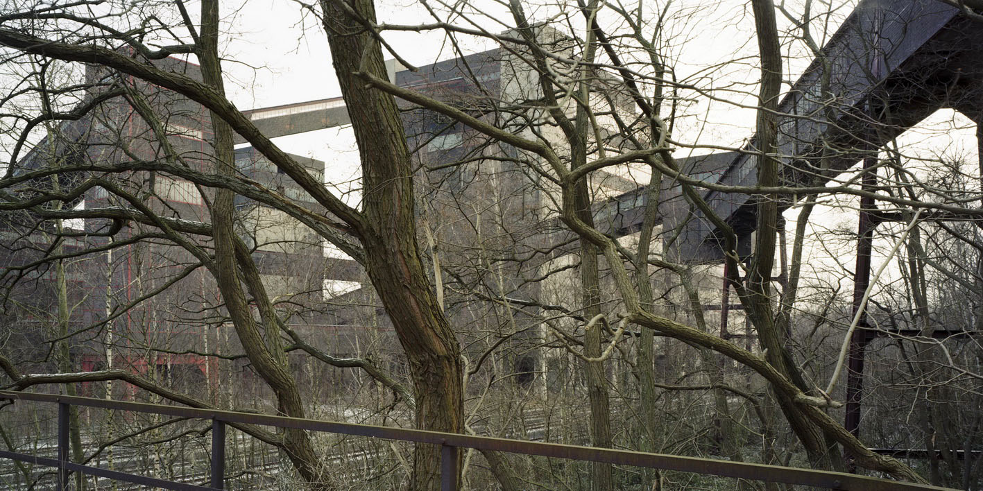 Joachim Schuhmacher. Essen-Katernberg, stillgelegte Zeche Zollverein XII (2000)