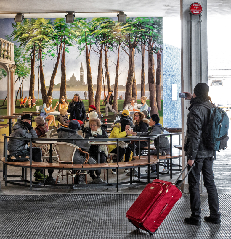Tom Hopfgarten, Café im Bahnhof Santa Lucia, Venedig